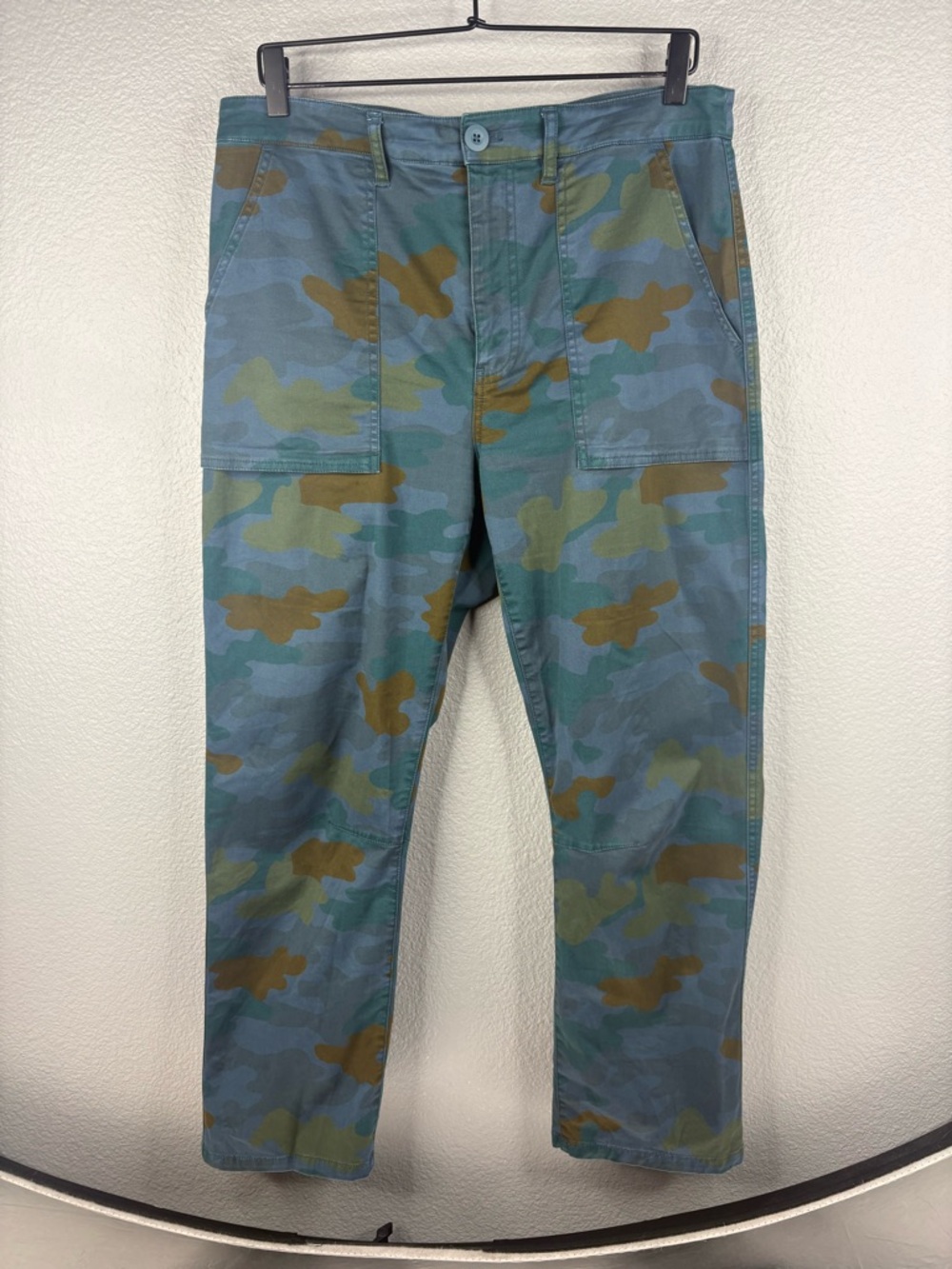 Women’s Camo Ankle Pants
